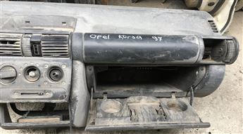 Opel Corsa 1997 Göğüslük Torpido