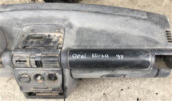 Opel Corsa 1997 Göğüslük Torpido