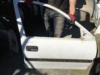 Opel Corsa B 1993-2000 Çıkma Sağ Ön Kapı