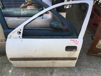 Opel Corsa B 1993-2000 Çıkma Sol Ön Kapı