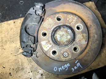 Opel Omega Sağ Ön Taşıyıcı Fren Kaliperi