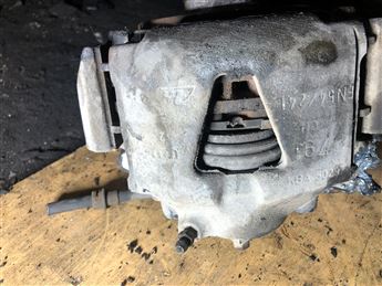 Opel Omega Sol Ön Taşıyıcı Fren Kaliperi