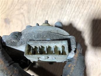 Opel Rekord E 1977-1986 Ön Cam Silecek Motoru