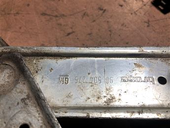 Opel Vectra A 1988-95 Sol Ön Kapı Cam Krikosu 90504275 (2)