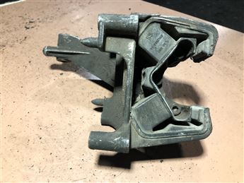 Opel Vectra B Motor Kulağı Takozu Braketi 90496532