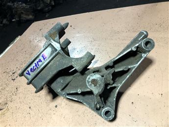 Opel Vectra B Motor Kulağı Takozu Braketi 90496532