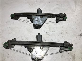 Opel Vectra B Sağ Arka Kapı Cam Krikosu