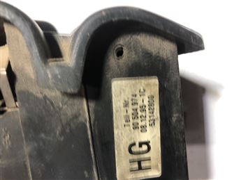 Opel Vectra Sağ Ön Kapı Cam Krikosu