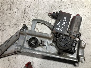 Opel Vectra Sağ Ön Kapı Cam Krikosu