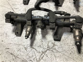 Peugeot 106 206 306 1.4 1995-2002 Enjektör Kütüğü 93008101