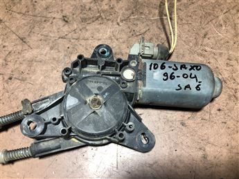 Peugeot 106 Saxo 1996-2004 (Üç Kapı) Sağ Ön Kapı Cam Krikosu