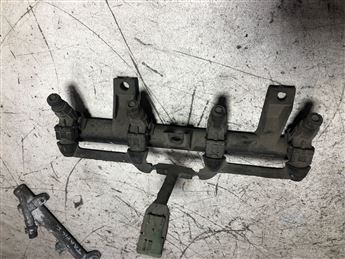 Peugeot 206 306 1.6 1997-2000 Enjektör Kütüğü 9625194080