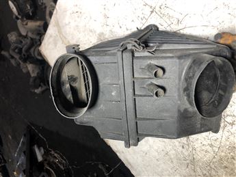 Peugeot 405 BX Hava Filtre Kutusu