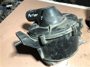 Peugeot Partner 1.9 1996-2003 Hava Filtre Kazanı