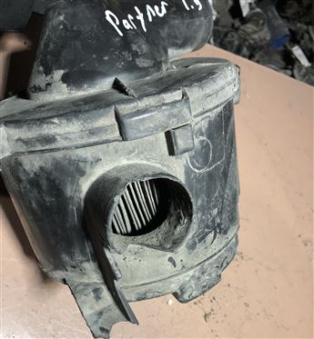 Peugeot Partner 1.9 1996-2003 Hava Filtre Kazanı