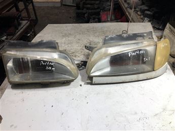 Peugeot Partner Sağ Far (3)