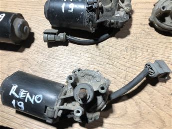 Renault 19 Ön Cam Silecek Motoru (2)