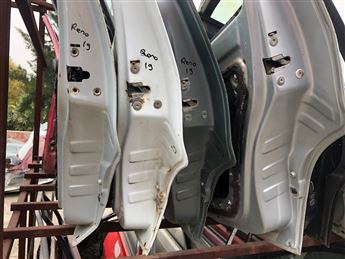 Renault 19 Sağ Arka Kapı