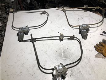Renault 19 Sol Ön Kapı Cam Krikosu