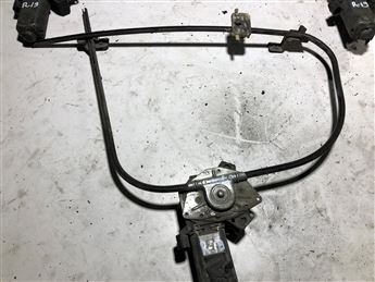 Renault 19 Sol Ön Kapı Cam Krikosu