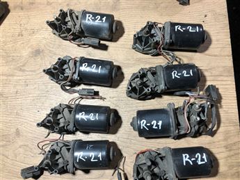 Renault 21 Ön Cam Silecek Motoru (3)