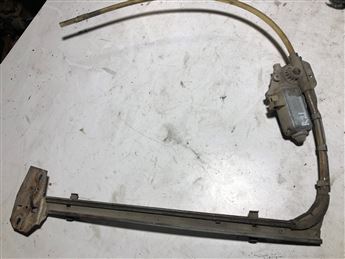 Renault 21 Sağ Ön Kapı Cam Krikosu