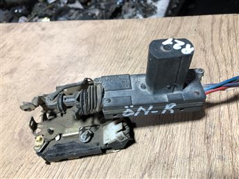 Renault 21 Sağ Ön Kapı Kilidi