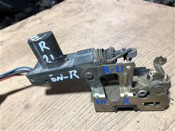 Renault 21 Sağ Ön Kapı Kilidi