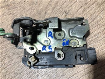 Renault 5 Sağ Ön Kapı Kilidi