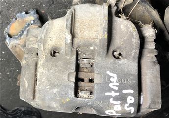 Renault 9-11 Sağ Ön Fren Kaliperi