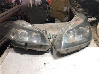 Renault Clio 3 Sağ Ön Far