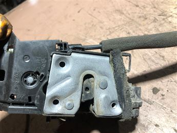 Renault Clio 4 Sol Arka Kapı Kilidi (Orj)