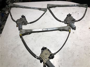 Renault Clio II 1998-2005 Sağ Ön Kapı Cam Krikosu (Orj.)