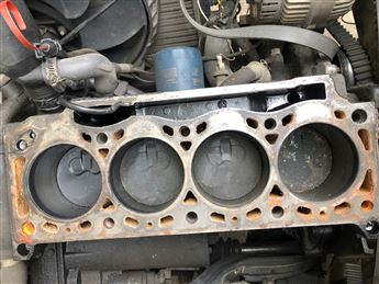 Renault Express 1.9 D Yarım Motor