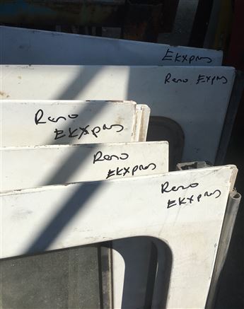 Renault Express (Sağ Kanat) Çıkma Bagaj Kapağı