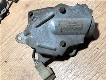 Renault Kangoo 1997-2008 (Çift Kapı) Arka Cam Silecek Motoru (5)