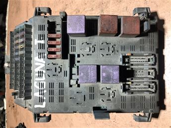 Renault Laguna 1 Sigorta BSİ Kutusu (7700427845-A)