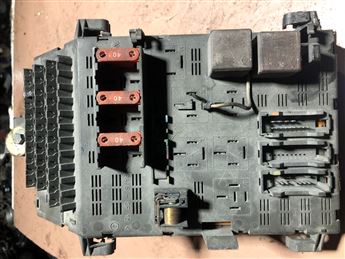 Renault Laguna 1 Sigorta BSİ Kutusu (7700427845-A)