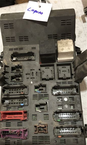 Renault Laguna 1 Sigorta Kutusu