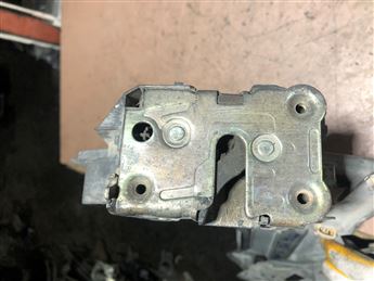 Renault Laguna 1994-2001 Sağ Arka Kapı Kilidi