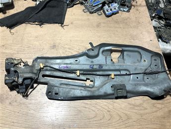 Renault Laguna 1994-2002 Sol Ön Kapı Kilidi - Bağlantı Sacı