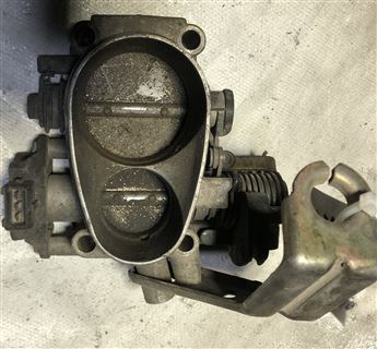 Renault Laguna 1995-2000 Gaz-Boğaz Kelebeği