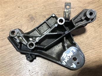 Renault Laguna 2 Sağ Motor Kulağı 8200310861