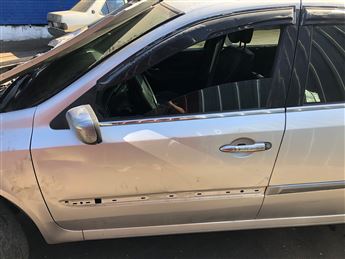 Renault Laguna II 2001-2007 Sol Ön Kapı Cam Krikosu