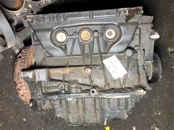 Renault Laguna RXE 2.0 1994-2000 Çıkma Yarım Motor