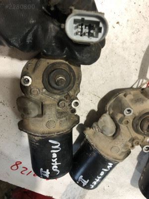 Renault Master Ön Cam Silecek Motoru