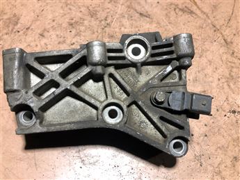 Renault Megane 2 Megane 3 Fluence Clio 2 Kangoo Scenic 2 Bağlantı Braketi 8200101196