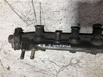 Renault Megane 2.0 1998-2002 Enjektör Kütüğü