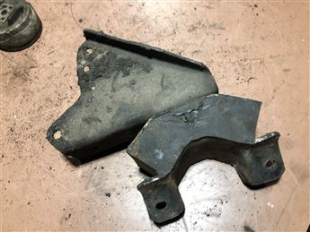 Renault R9-11 Arka Motor Şanzuman Takozu Kulağı