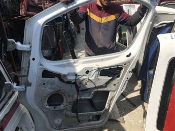 Renault Trafic 2004-2014 Sağ Ön Kapı